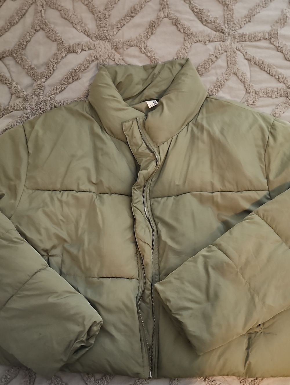 Double Zero Brand Women's Oversized Puffer Jacket - Sage Green Sz L.